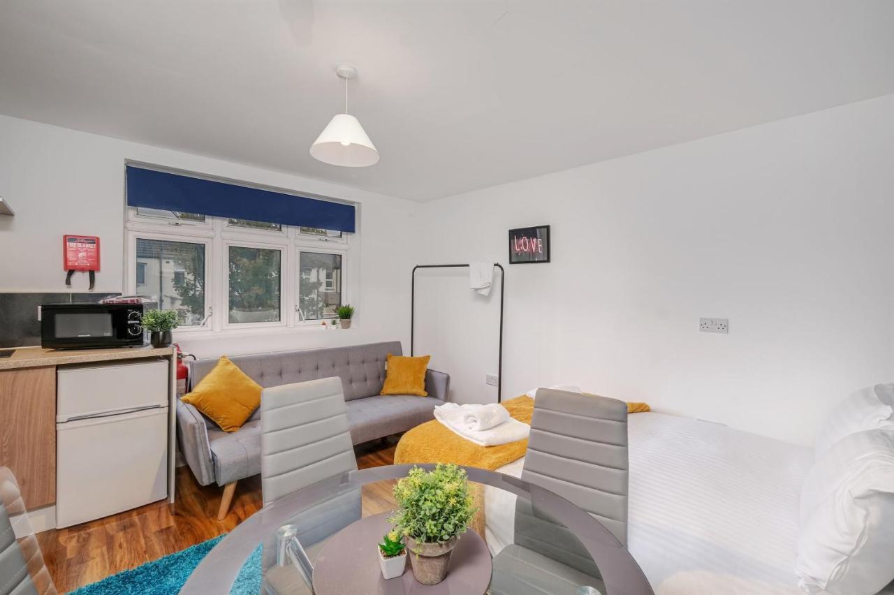 Fernbank Rooms Sudbury Hill, Harrow, Self-Contained Studios With En-Suite Harrow on the Hill Ngoại thất bức ảnh